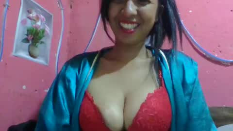 julie0612 online show from May 14, 11:19 am