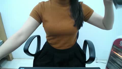 julie9x online show from January 5, 9:40 pm