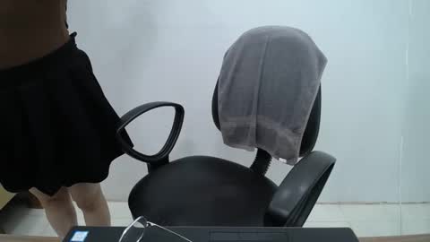 julie9x online show from March 29, 8:10 pm