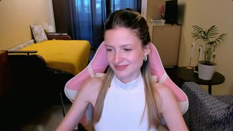 Julie online show from July 3, 1:49 pm