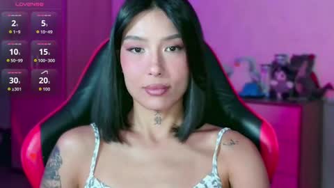 julie_turner_ online show from July 27, 1:19 pm