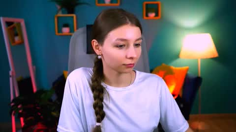 juliedaniel online show from March 6, 8:35 am