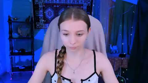 juliedaniel online show from July 22, 11:12 am
