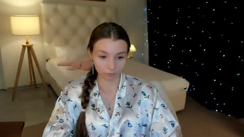 juliedaniel online show from February 17, 9:08 am