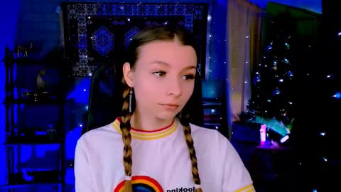 juliedaniel online show from January 14, 8:44 am