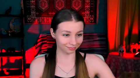 juliedaniel online show from December 5, 9:30 am