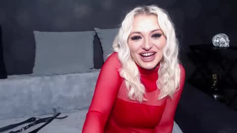 julia online show from March 1, 1:53 am