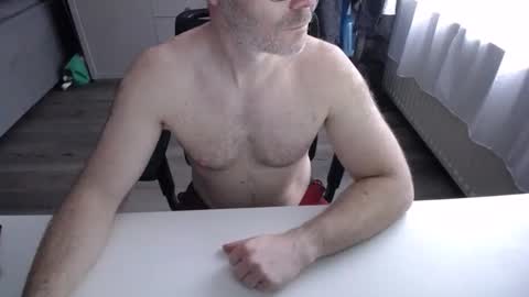 julienneedyou online show from December 14, 11:38 am