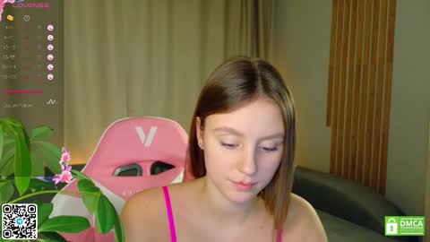 julieqt online show from November 20, 5:43 pm