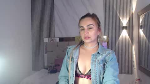julieta__fox_ online show from January 14, 7:05 am