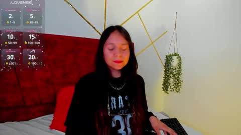 julieta_lein online show from January 12, 9:00 pm