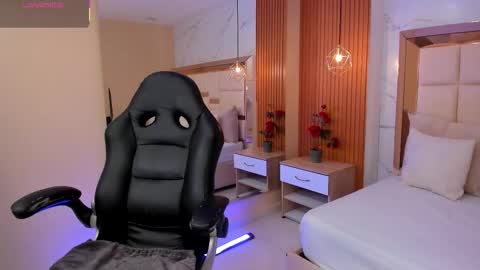     online show from March 10, 10:13 pm