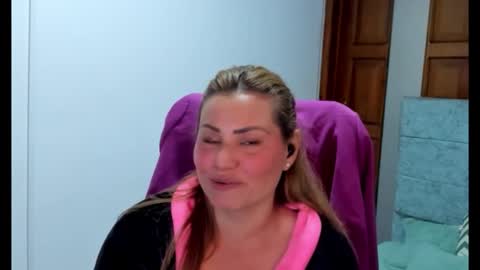 julieta_star69 online show from December 5, 11:45 pm