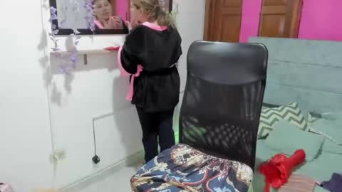 julieta_star69 online show from May 28, 2:09 am