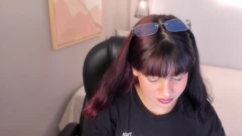 Julieth  online show from December 19, 8:37 pm