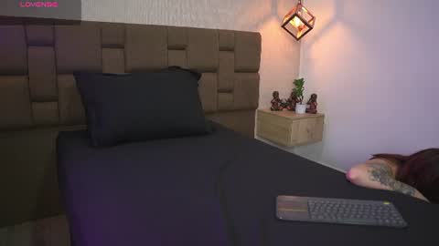 Julieth online show from July 25, 4:54 am