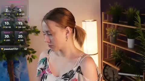 Mia online show from September 18, 3:32 am