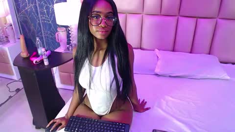 julitpink online show from September 11, 12:17 pm