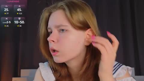 Julie online show from November 9, 4:21 pm