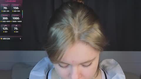 Julie online show from December 17, 5:30 pm