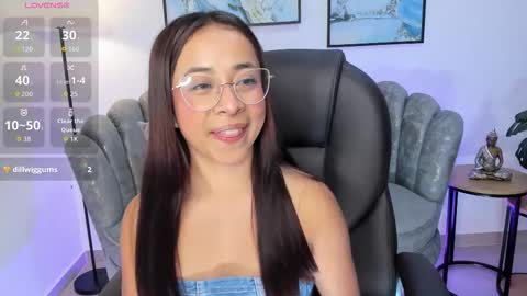 July Adams online show from November 28, 8:32 am