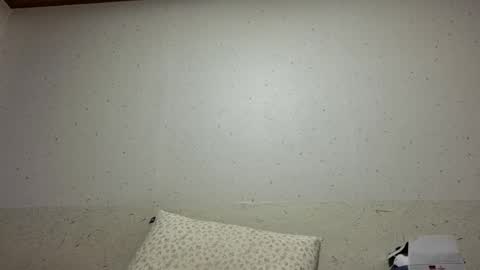 jung_luv online show from November 3, 9:27 pm