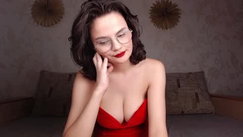 Snapshot of junnewers chatting on December 8, 4:28 pm JunneWers online show from December 8, 4:28 pm