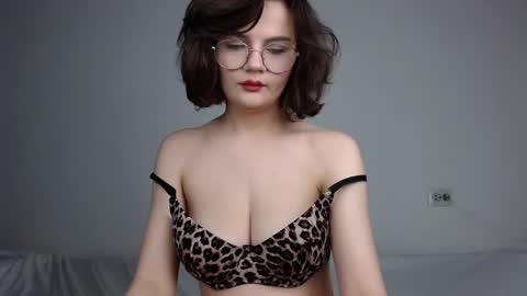 Snapshot of junnewers chatting on February 25, 4:46 pm JunneWers online show from February 25, 4:46 pm