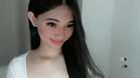 Snapshot of juny_lanyy chatting on February 17, 4:28 pm Julia online show from February 17, 4:28 pm