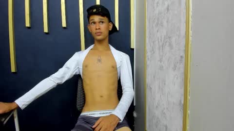 Snapshot of just_d4v7 chatting on September 22, 7:29 pm JUST online show from September 22, 7:29 pm