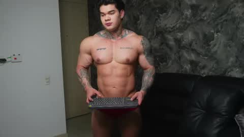 justin clark1 online show from December 4, 4:34 am