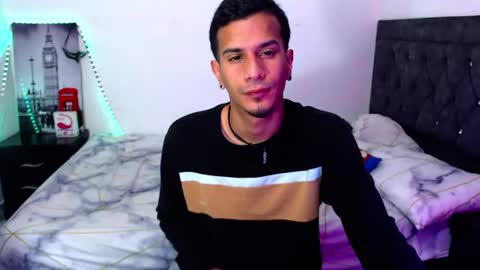 Snapshot of justin_melendez chatting on September 23, 7:24 am JUSTIN online show from September 23, 7:24 am