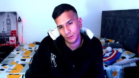 Snapshot of justin_melendez chatting on October 12, 3:21 am JUSTIN online show from October 12, 3:21 am