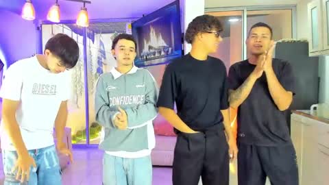 justingtime21 online show from May 6, 9:43 pm
