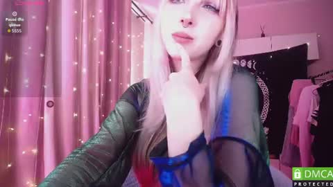 justmeowgirl online show from June 21, 5:25 am