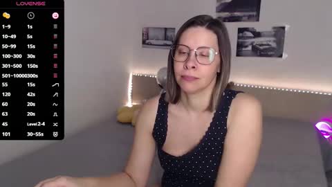 Julie online show from February 25, 5:00 am