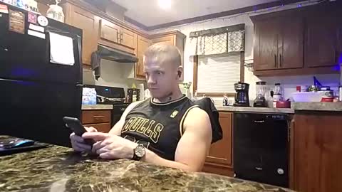 Snapshot of justus0624 chatting on October 9, 3:12 am justus0624 online show from October 9, 3:12 am