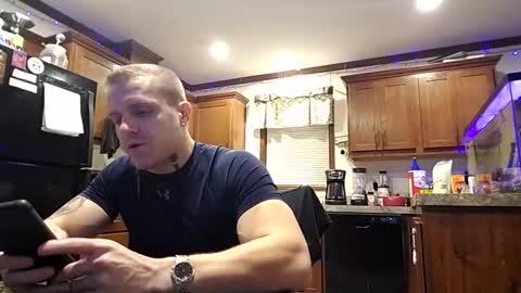Snapshot of justus0624 chatting on October 15, 11:48 pm justus0624 online show from October 15, 11:48 pm