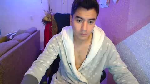 kael_art_d online show from December 7, 6:48 am