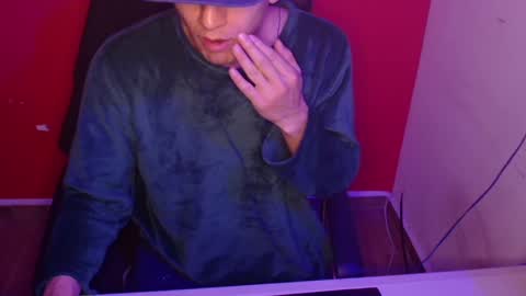 kael_art_d online show from November 9, 2:26 am