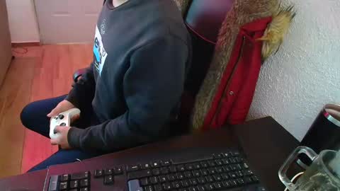 kael_art_d online show from December 11, 6:52 pm