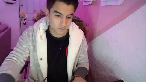 kael_art_d online show from December 19, 5:40 am