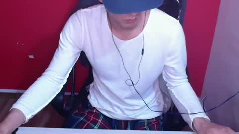 kael_art_d online show from October 23, 12:23 am