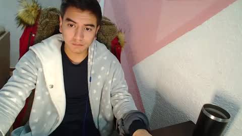 kael_art_d online show from December 19, 2:34 am