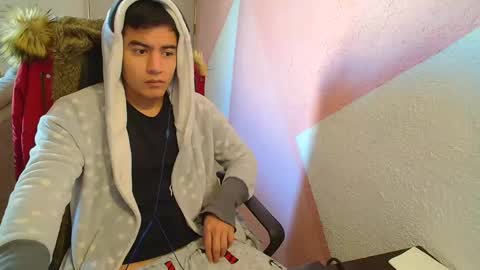 kael_art_d online show from December 16, 4:16 pm