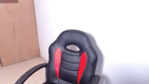 Angie  online show from November 28, 12:18 am