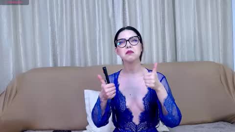 Kaila Lewis online show from November 12, 7:05 pm