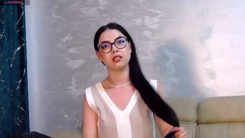 Kaila Lewis online show from June 11, 5:55 pm