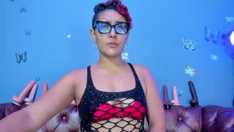 kaira_mosse_ online show from June 7, 12:21 pm