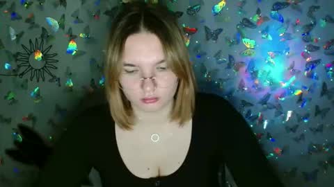 Kaitlin online show from September 19, 9:24 am